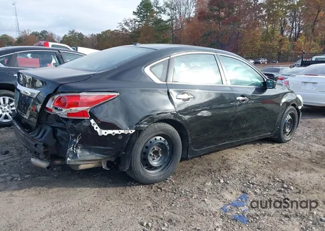 2015 Nissan Altima 2.5 S z USA, uszkodzony, nr VIN 1N4AL3AP8FN861212